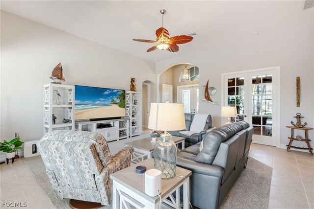 1404 SE 13th TER, Cape Coral, FL 33990