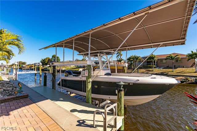 1404 SE 13th TER, Cape Coral, FL 33990