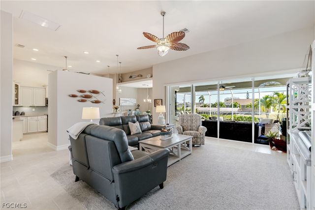 1404 SE 13th TER, Cape Coral, FL 33990