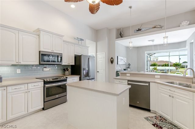 1404 SE 13th TER, Cape Coral, FL 33990