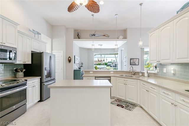 1404 SE 13th TER, Cape Coral, FL 33990