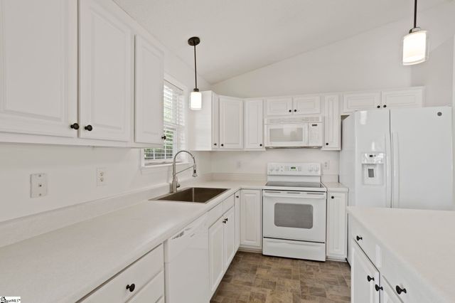 14 Seaside Lane, Greer, SC 29650