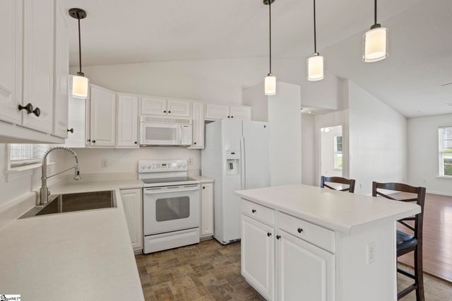14 Seaside Lane, Greer, SC 29650