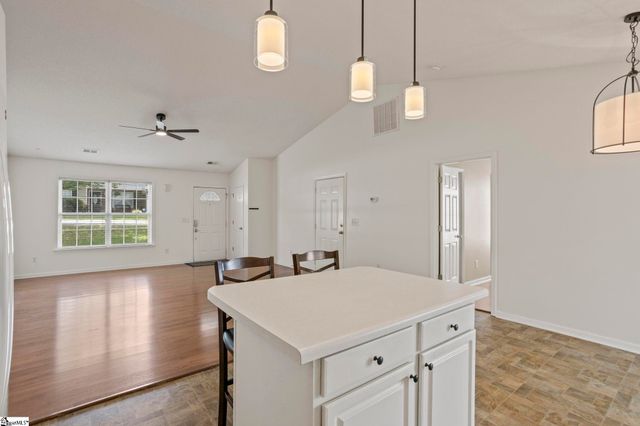 14 Seaside Lane, Greer, SC 29650