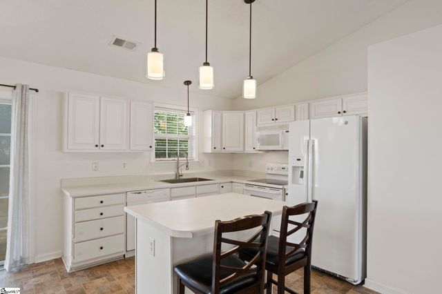 14 Seaside Lane, Greer, SC 29650