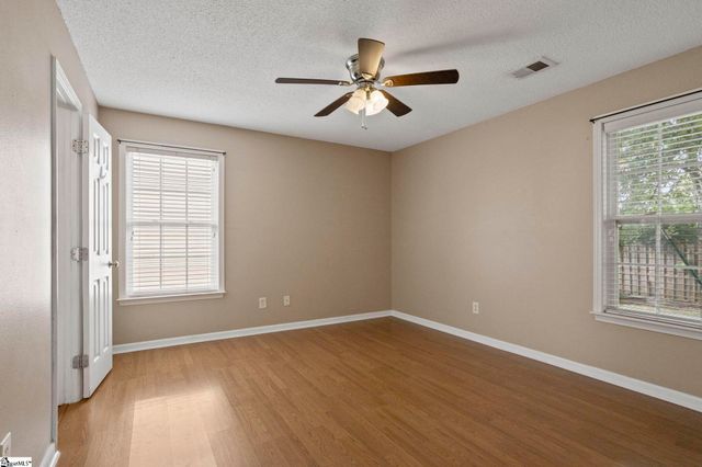 14 Seaside Lane, Greer, SC 29650