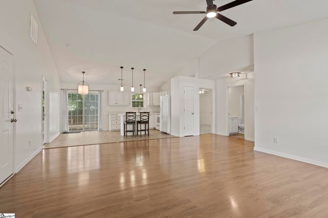 14 Seaside Lane, Greer, SC 29650