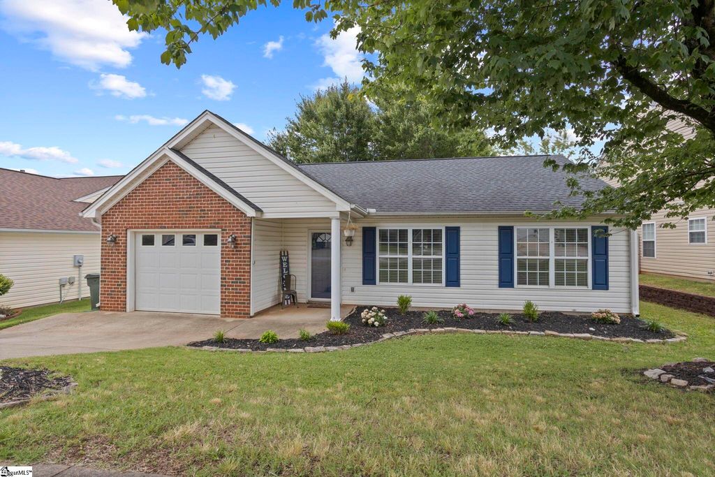 14 Seaside Lane, Greer, SC 29650