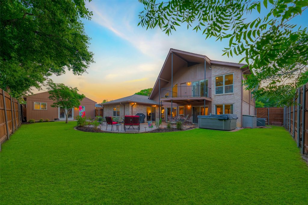 2801 Shadow Drive W, Arlington, TX 76006