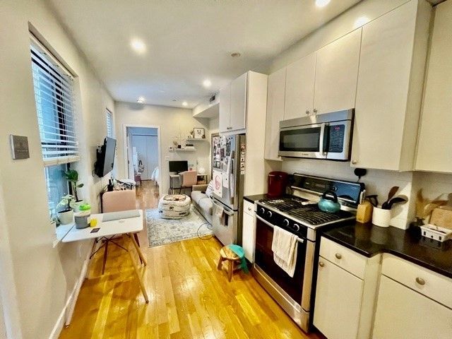 419 Hanover 3, Boston, MA 02113