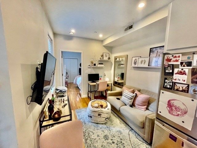419 Hanover 3, Boston, MA 02113