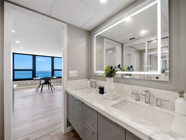 1600 Ala Moana Boulevard 3900, Honolulu, HI 96815