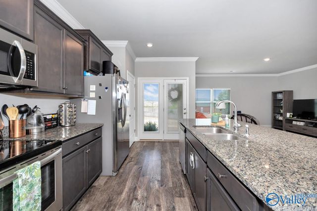 201 Dinner Tree Square, Huntsville, AL 35811