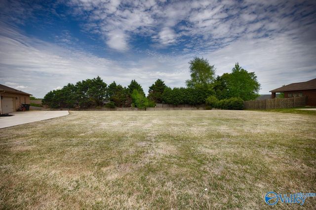 201 Dinner Tree Square, Huntsville, AL 35811