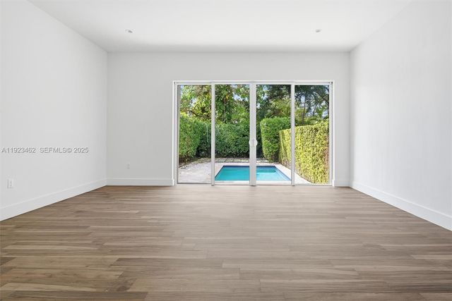 2852 SW 32nd Ct 2852, Miami, FL 33133