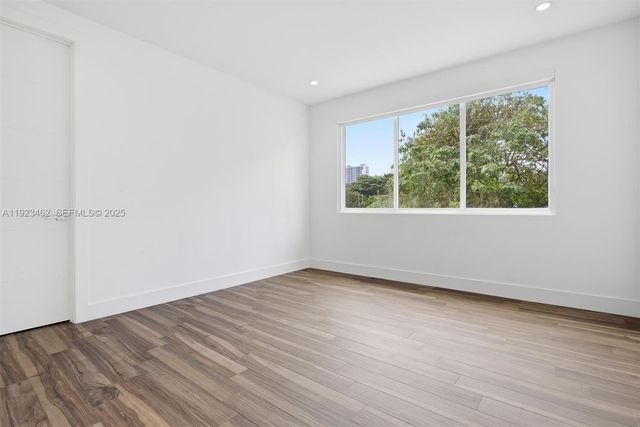 2852 SW 32nd Ct 2852, Miami, FL 33133