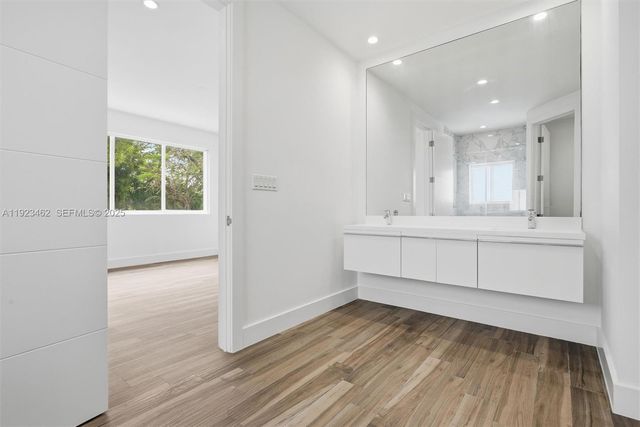 2852 SW 32nd Ct 2852, Miami, FL 33133