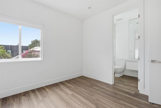 2852 SW 32nd Ct 2852, Miami, FL 33133