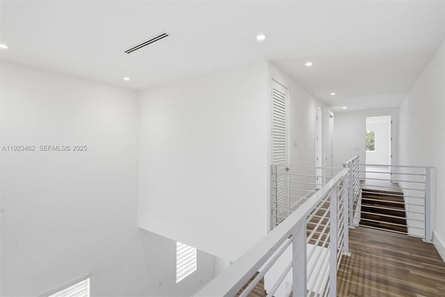 2852 SW 32nd Ct 2852, Miami, FL 33133