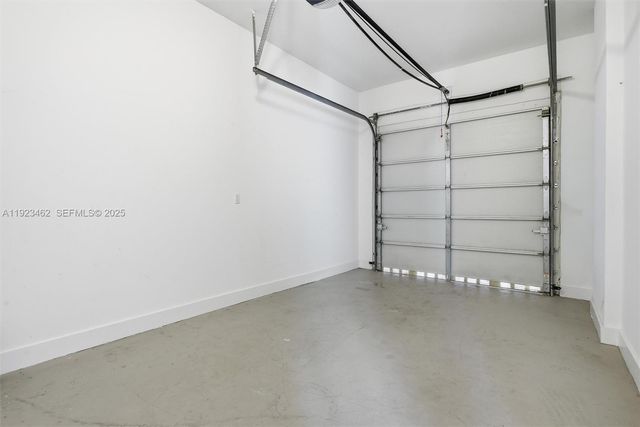 2852 SW 32nd Ct 2852, Miami, FL 33133