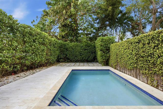 2852 SW 32nd Ct 2852, Miami, FL 33133