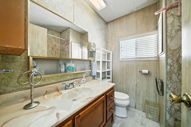 3220 Santa Rosa Way, Redding, CA 96003
