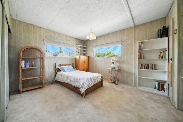 3220 Santa Rosa Way, Redding, CA 96003