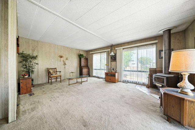 3220 Santa Rosa Way, Redding, CA 96003
