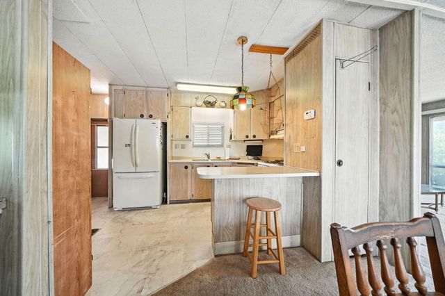 3220 Santa Rosa Way, Redding, CA 96003