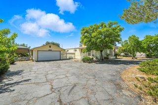 3220 Santa Rosa Way, Redding, CA 96003
