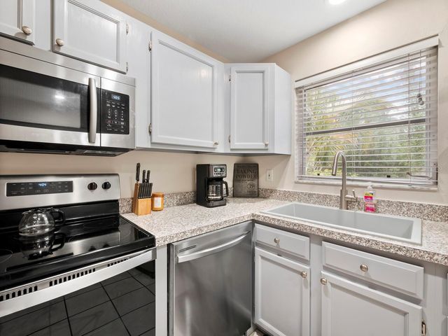 109 SHORE ROAD, Nokomis, FL 34275