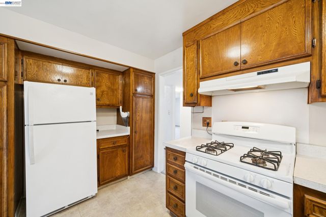 1701 Central Ave R, Alameda, CA 94501