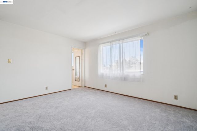 1701 Central Ave R, Alameda, CA 94501