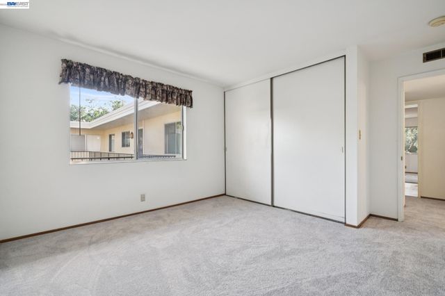 1701 Central Ave R, Alameda, CA 94501