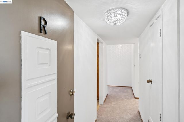 1701 Central Ave R, Alameda, CA 94501
