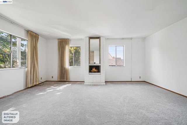 1701 Central Ave R, Alameda, CA 94501