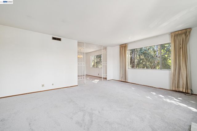 1701 Central Ave R, Alameda, CA 94501