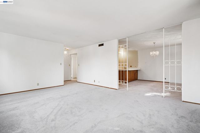 1701 Central Ave R, Alameda, CA 94501