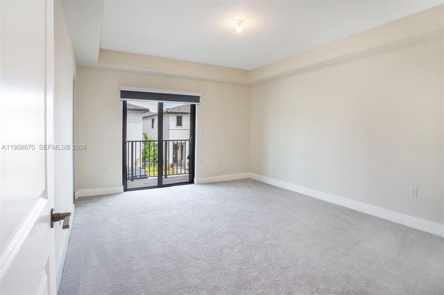 8160 NW 42nd St, Doral, FL 33166