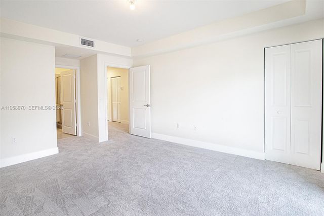 8160 NW 42nd St, Doral, FL 33166