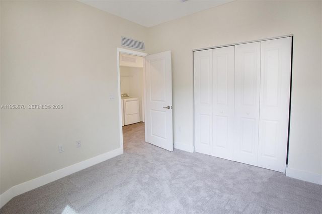 8160 NW 42nd St, Doral, FL 33166