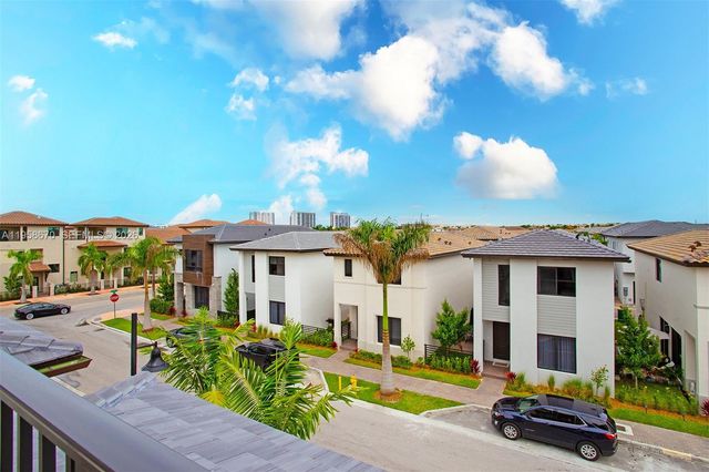 8160 NW 42nd St, Doral, FL 33166