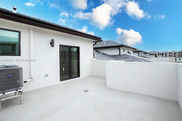 8160 NW 42nd St, Doral, FL 33166