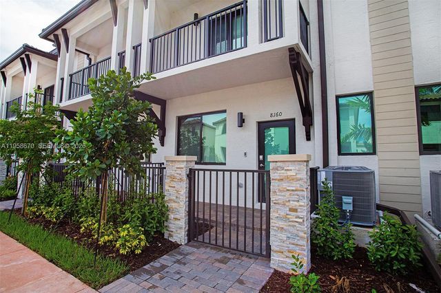 8160 NW 42nd St, Doral, FL 33166