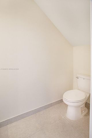 8160 NW 42nd St, Doral, FL 33166