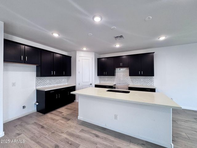 15740 W CAMDEN Avenue, Waddell, AZ 85355