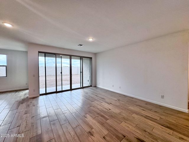 15740 W CAMDEN Avenue, Waddell, AZ 85355