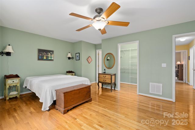 264 Charlestown Drive, Hendersonville, NC 28792