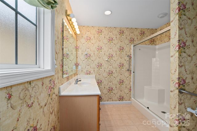 264 Charlestown Drive, Hendersonville, NC 28792