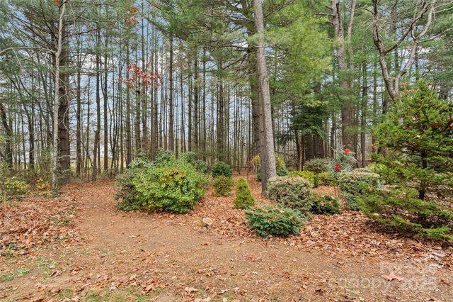 264 Charlestown Drive, Hendersonville, NC 28792